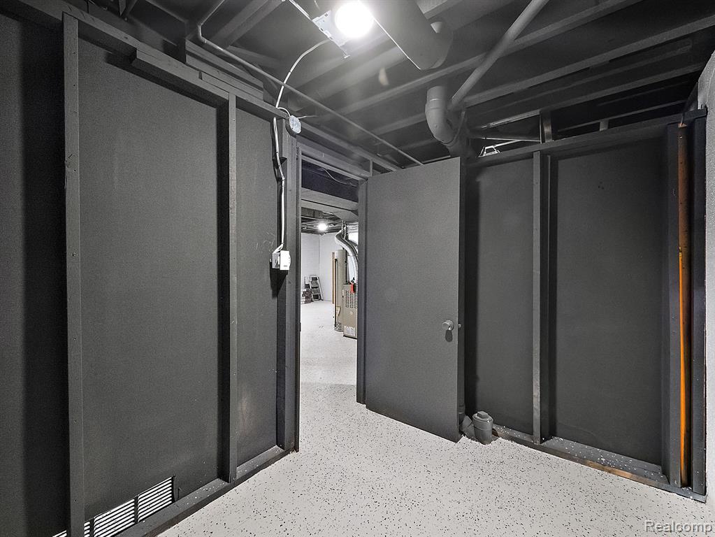 25167 GREENBROOKE Drive, Southfield, MI 48033 — Photo 41