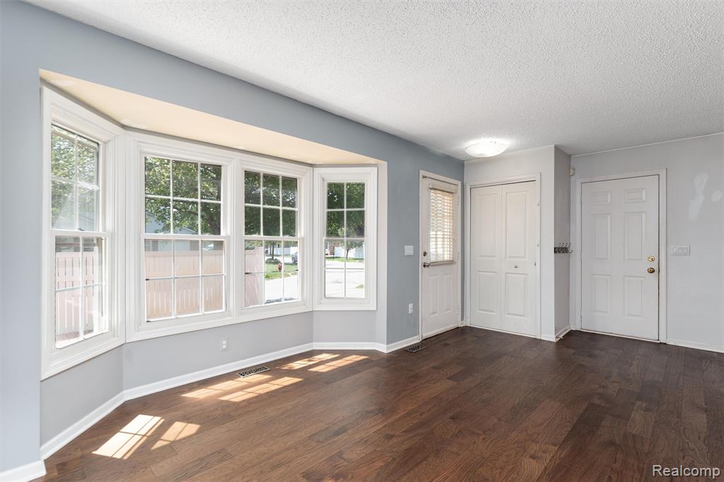 42253 Old Pond Circle, Plymouth, MI 48170 — Photo 2