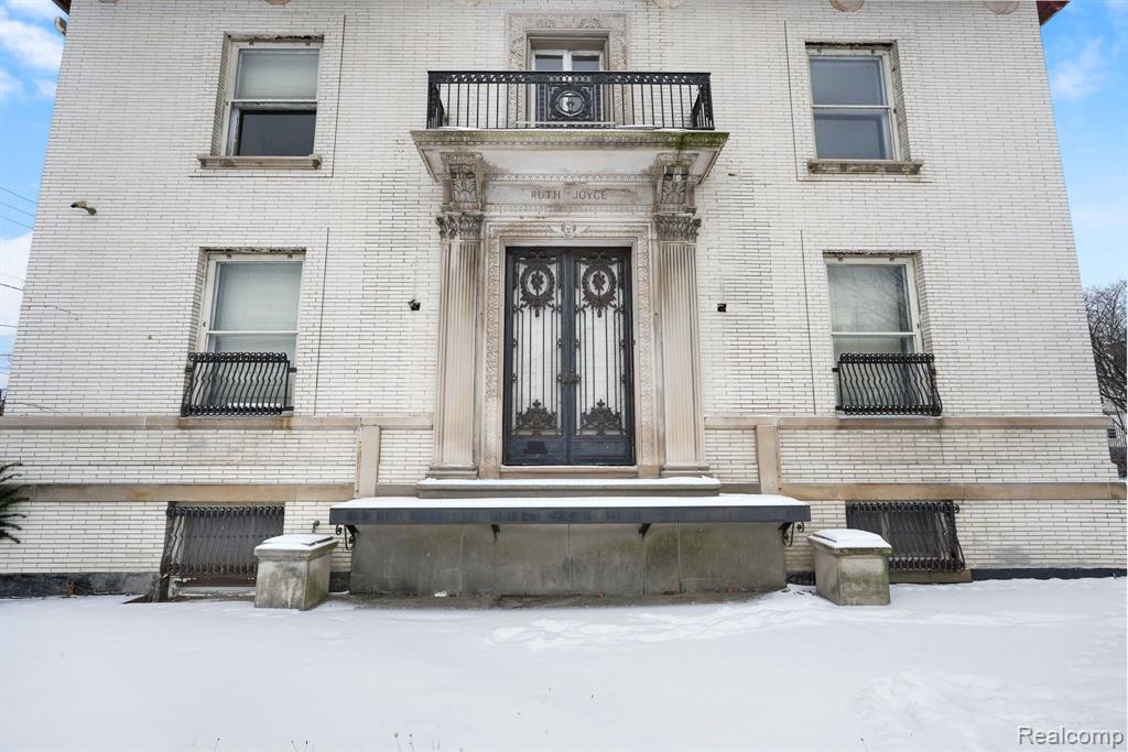 649 VAN DYKE Street, Detroit, MI 48214 — Photo 4