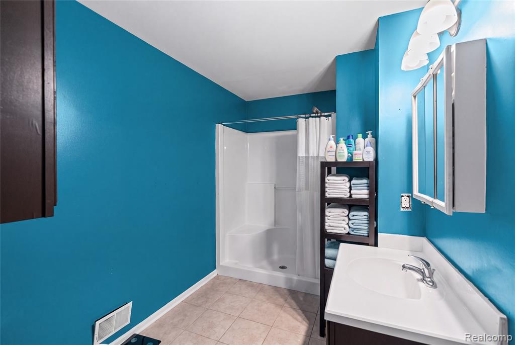 470 E Wood Street, Flint, MI 48503 — Photo 19