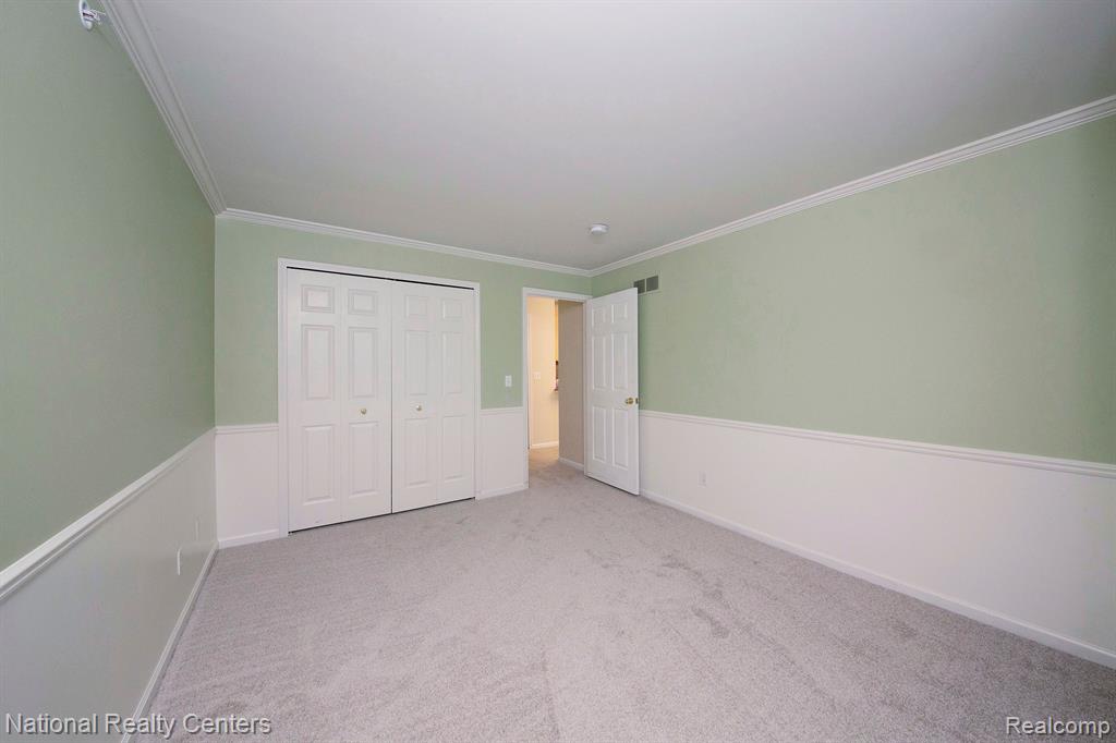 5104 TAMARA Circle, Walled Lake, MI 48390 — Photo 20
