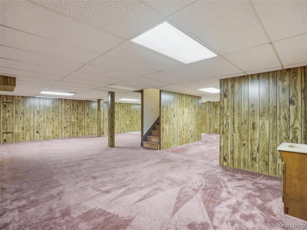 5800 Naneva Court, West Bloomfield, MI — Photo 37