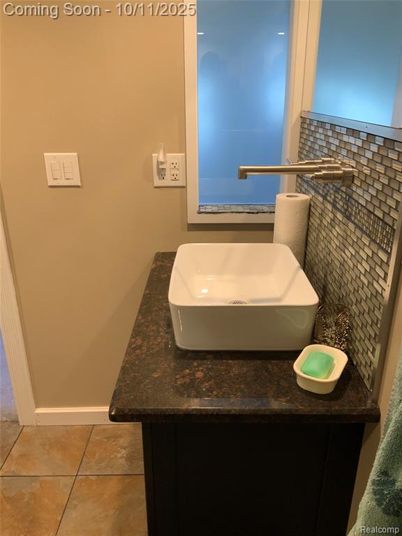 9130 E Bassett Court, Livonia, MI 48150 — Photo 67