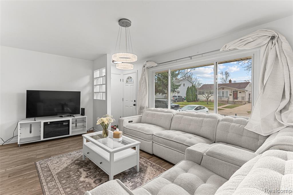 28466 Balmoral Street, Garden City, MI — Photo 8