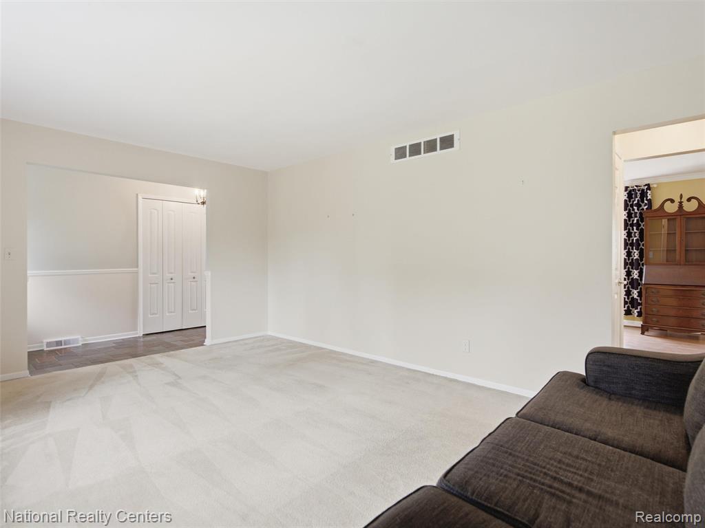 6858 Wellesley Terrace, Clarkston, MI — Photo 19