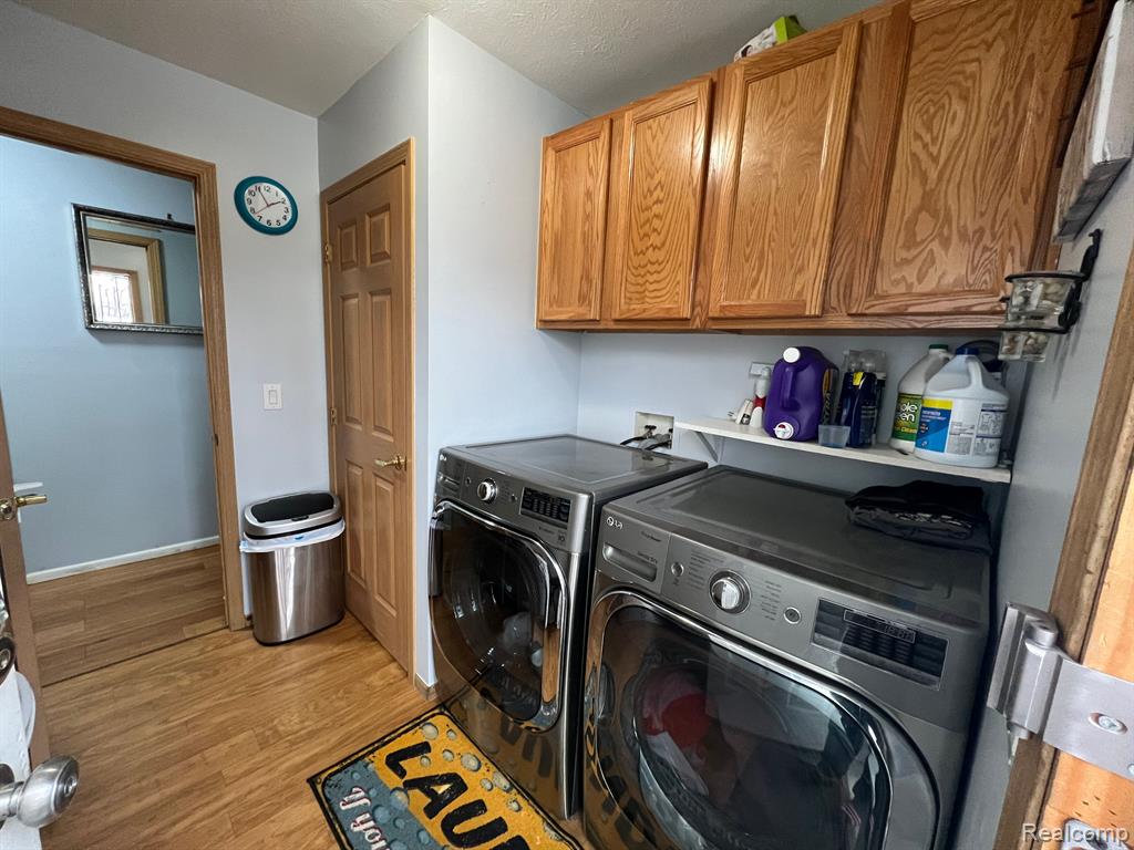 614 STIRLING Street, Pontiac, MI 48340 — Photo 18
