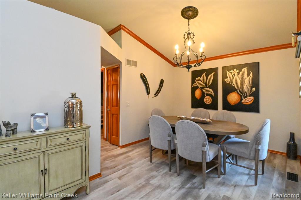 4442 WISTERIA Court, Warren, MI 48092 — Photo 17