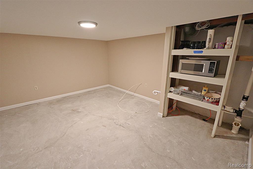 6198 Raintree Drive, Canton, MI 48187 — Photo 32