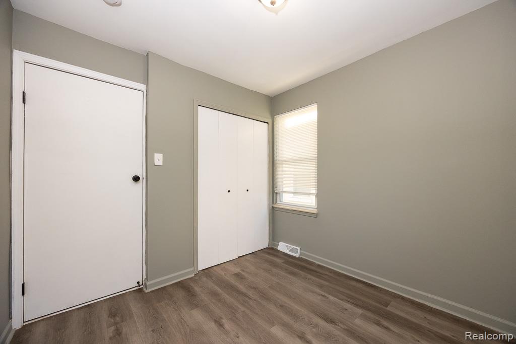 128 W Muir Avenue, Hazel Park, MI 48030 — Photo 23