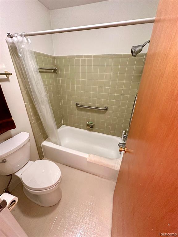514 VICTORIA Square, Brighton, MI 48116 — Photo 18
