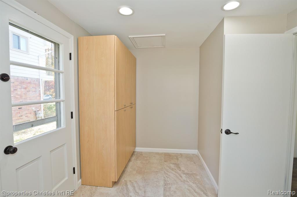 5582 NORTHCOTE, West Bloomfield, MI — Photo 30
