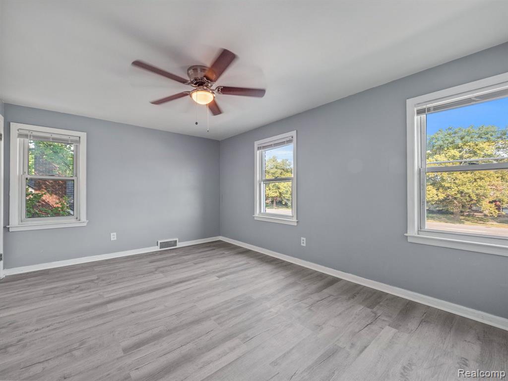 14514 CHANDLER PARK Drive, Detroit, MI 48224 — Photo 12