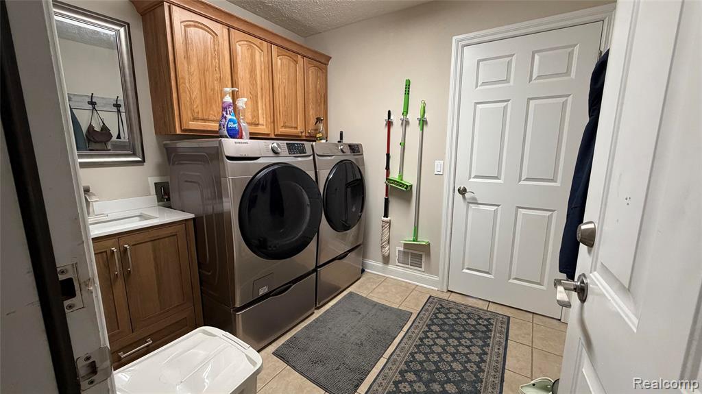 2380 Houghton Hollow Drive, Lansing, MI 48911 — Photo 10