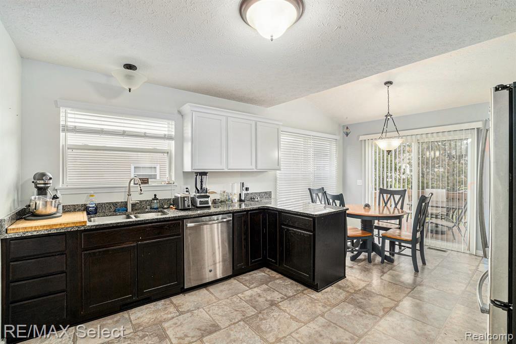 1570 Princewood Boulevard, Howell, MI 48855 — Photo 9