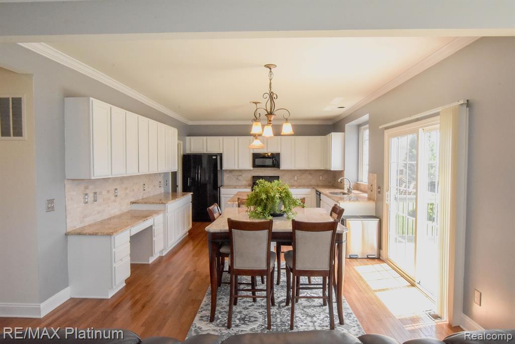 4237 MERRIMAN Loop, Howell, MI 48843 — Photo 11