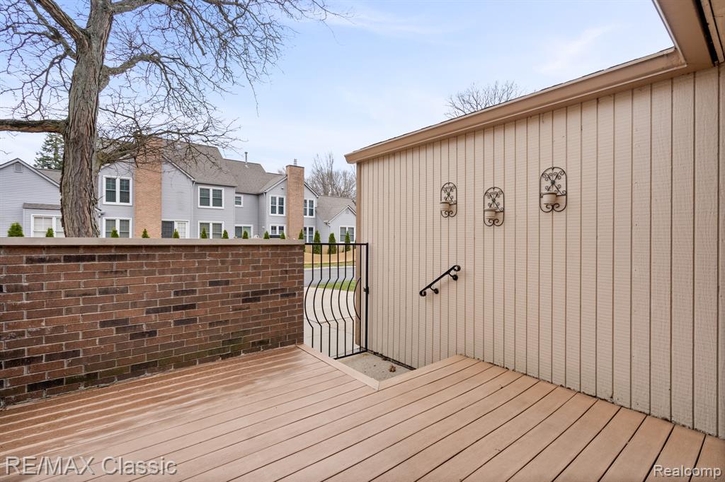 23127 Farmington Road, Farmington, MI 48336 — Photo 5