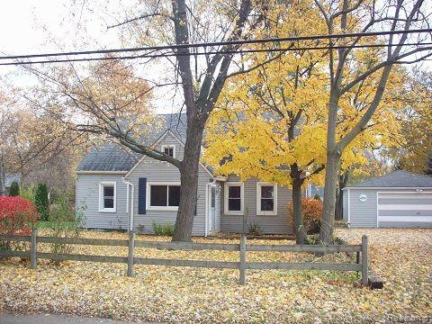 4790 ELIZABETH LAKE Road, Waterford, MI 48327 — front exterior