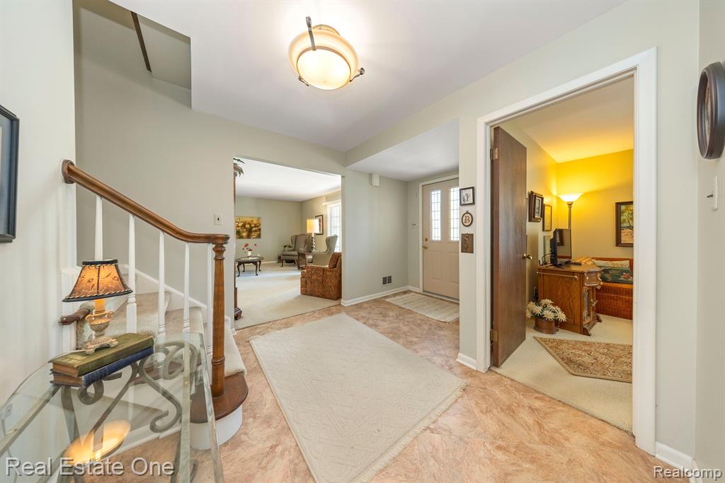 16548 Winchester Drive, Northville, MI 48168 — Photo 5
