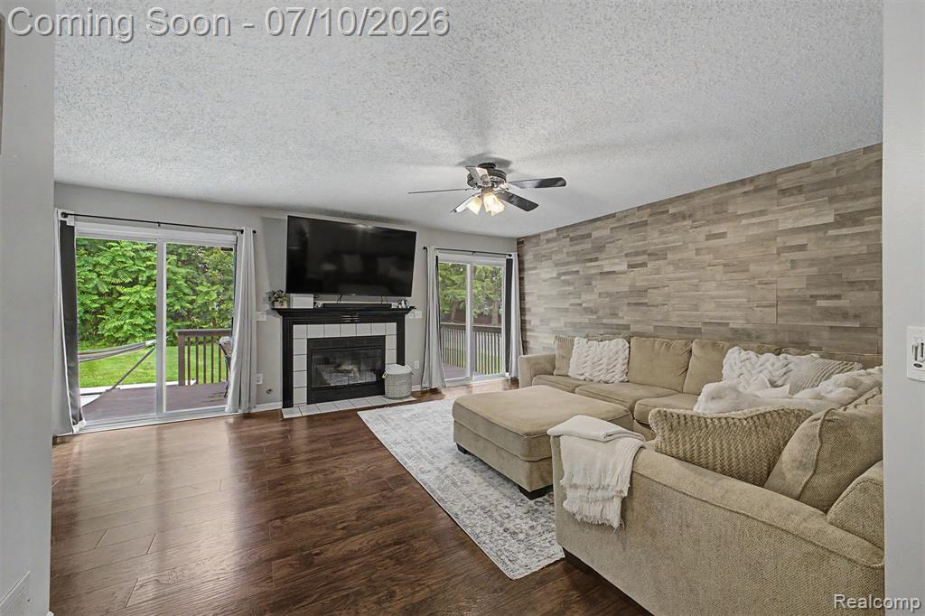 6400 Lake Meadow Drive, Waterford, MI 48327 — Photo 24