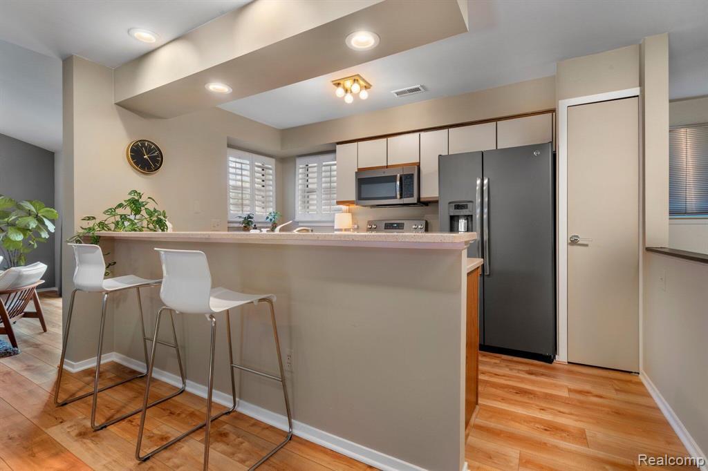 6625 Fireside Court, West Bloomfield, MI — Photo 5