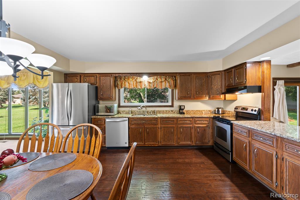 46959 Spruce Drive, Shelby Twp, MI 48315 — Photo 13
