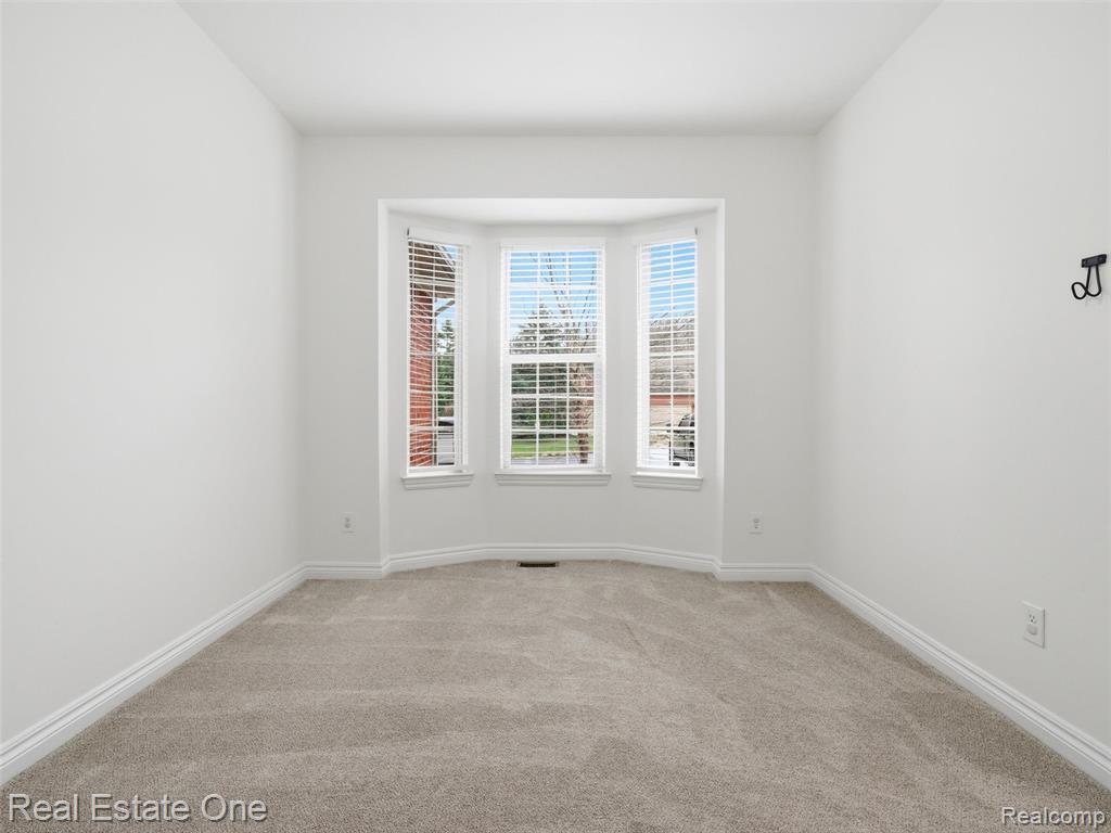 9572 Kingsway Circle, Clarkston, MI 48348 — Photo 7