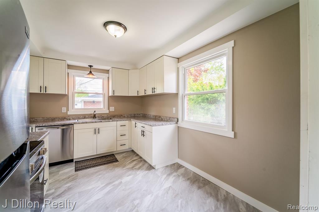 6639 SHARON Street, Garden City, MI — Photo 20