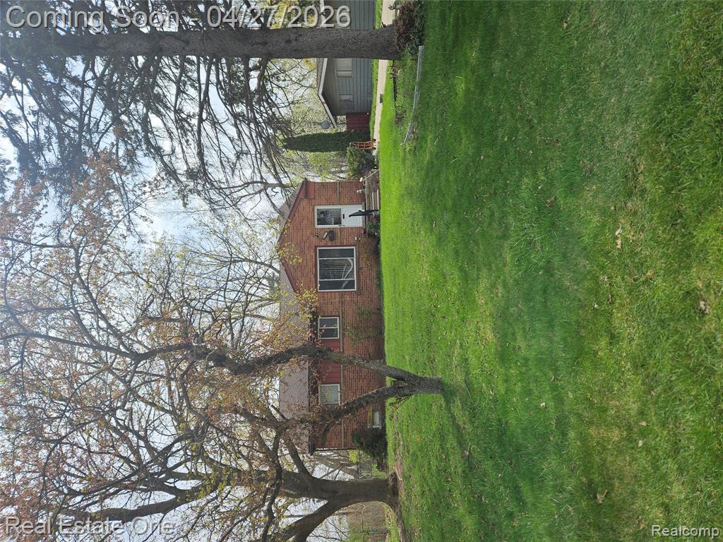 5947 Southward Avenue, Waterford, MI 48329 — Photo 2