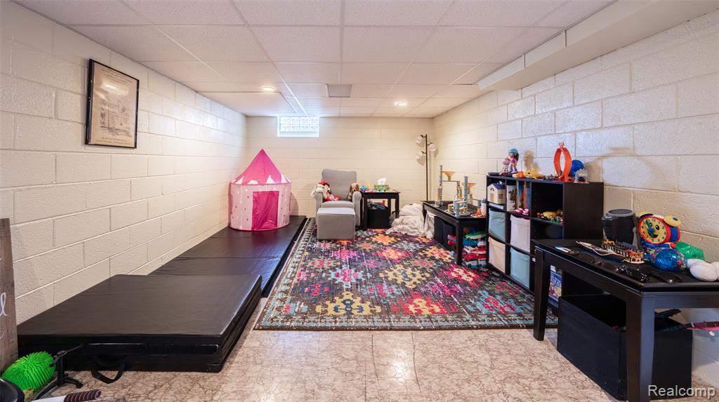 15560 CHARLES R AVE, Eastpointe, MI 48021 — Photo 22