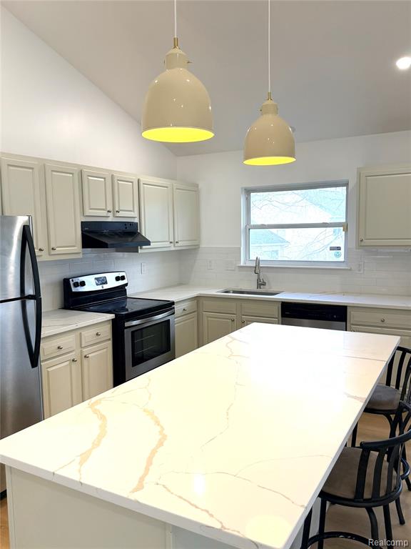 845 Canter Lane, Auburn Hills, MI 48326 — Photo 18
