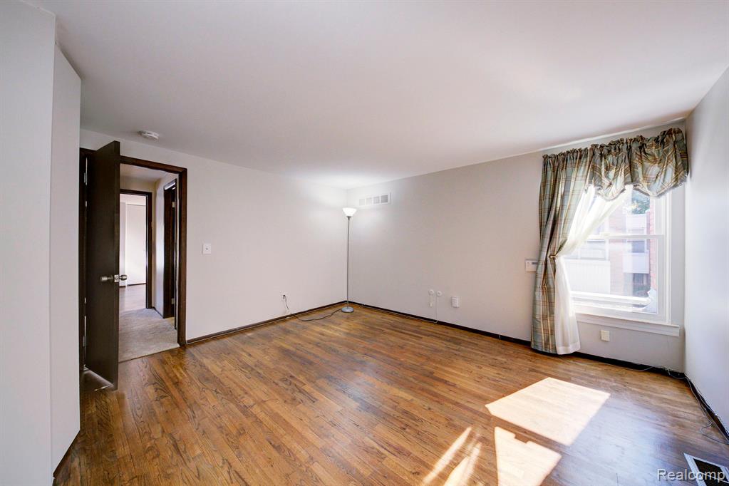 2037 Hyde Park Drive, Detroit, MI 48207 — Photo 18