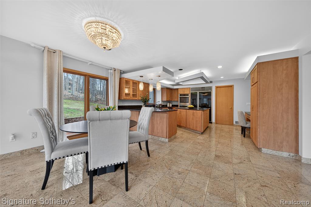 2131 Birchwood Way, Bloomfield Hills, MI 48302 — Photo 18