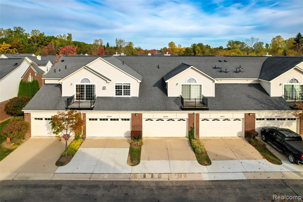 31204 Alexa Drive, Commerce Twp, MI 48390 — Photo 5