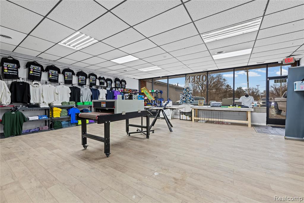 43911 Van Dyke, Sterling Heights, MI 48314 — Photo 7
