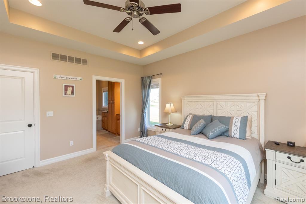 897 MOLDOVIA Drive, White Lake, MI — Photo 24