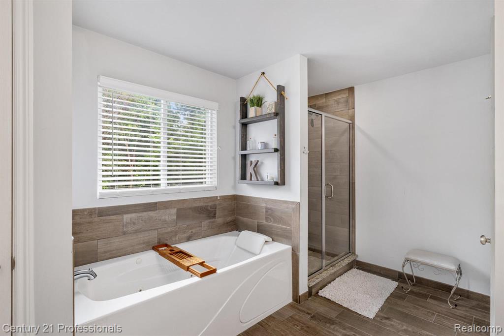 9754 Windsor Lane, Clarkston, MI 48348 — Photo 33