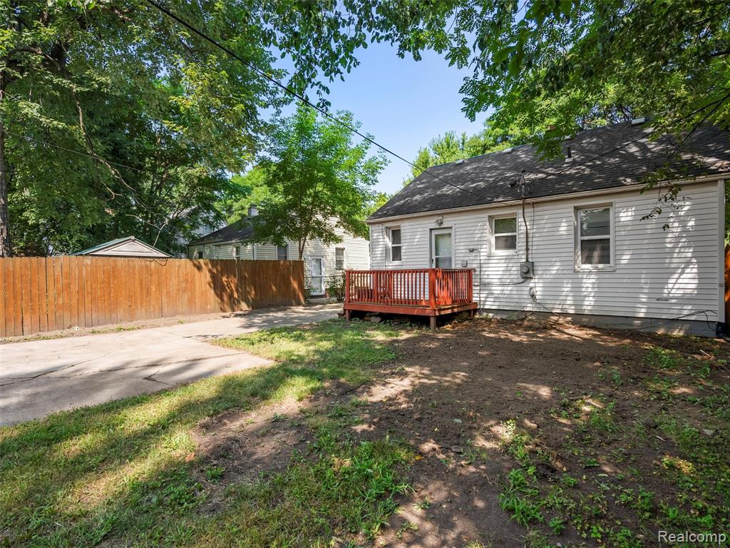 431 W Madge Avenue, Hazel Park, MI 48030 — Photo 13
