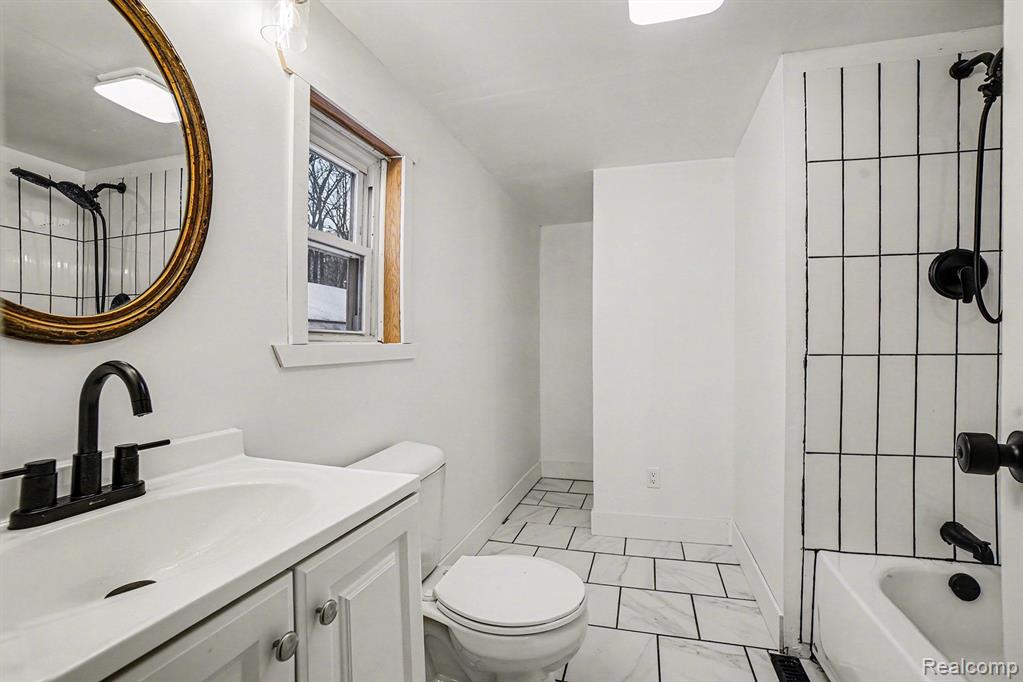 250 S Leaton Road, Mount Pleasant, MI 48858 — Photo 7