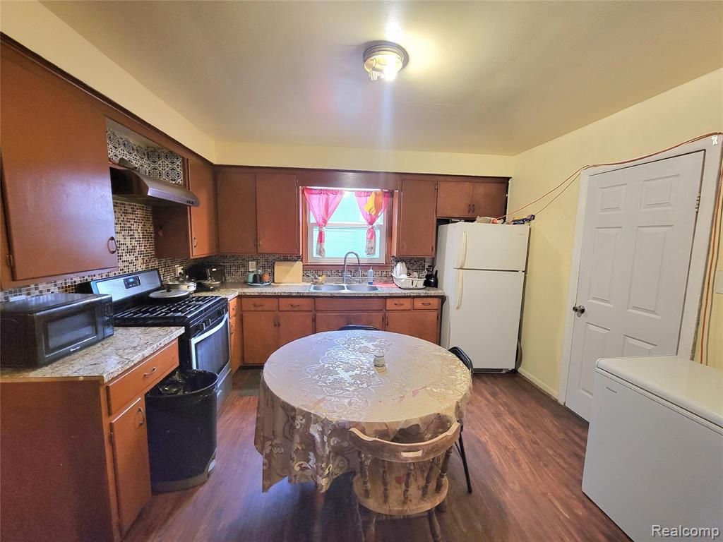 2282 Poland Street, Hamtramck, MI 48212 — Photo 6