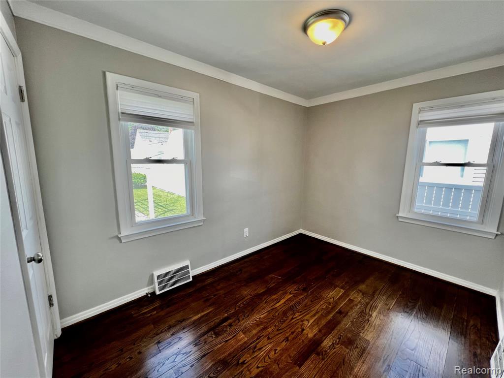 740 W Shevlin Avenue, Hazel Park, MI 48030 — Photo 5