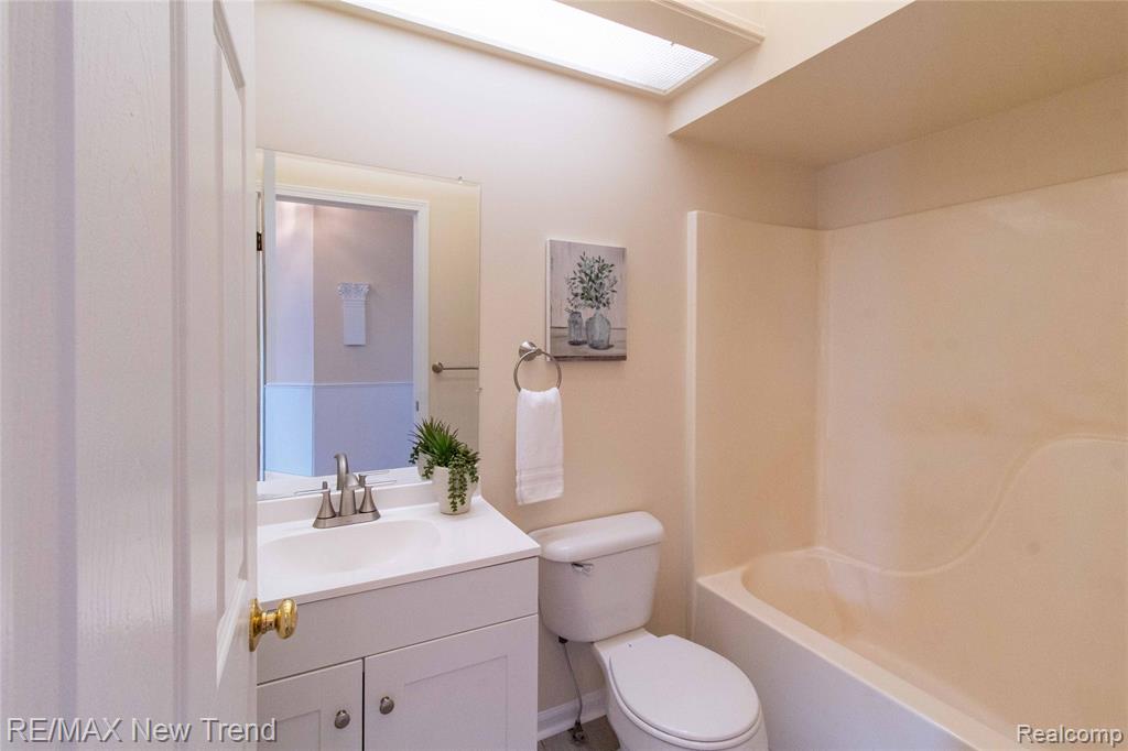 2521 Country Village Court, Ann Arbor, MI 48103 — Photo 30