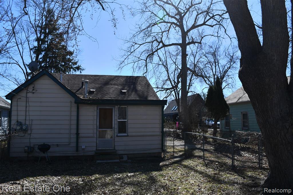 3026 Norcott Drive, Keego Harbor, MI 48320 — Photo 17