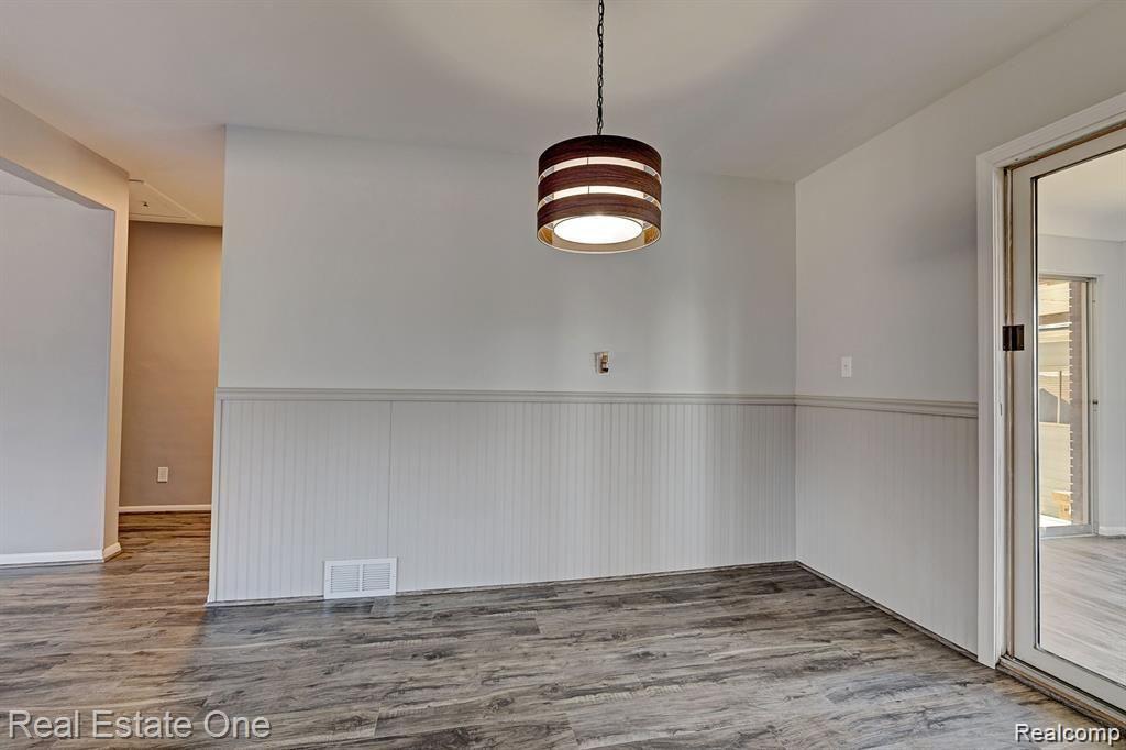 45752 JEFFERSON Avenue, Chesterfield, MI 48047 — Photo 15