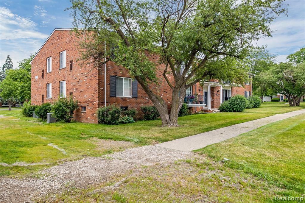 454 Fox Hills N Drive, 5, Bloomfield Hills, MI 48304 — Photo 3