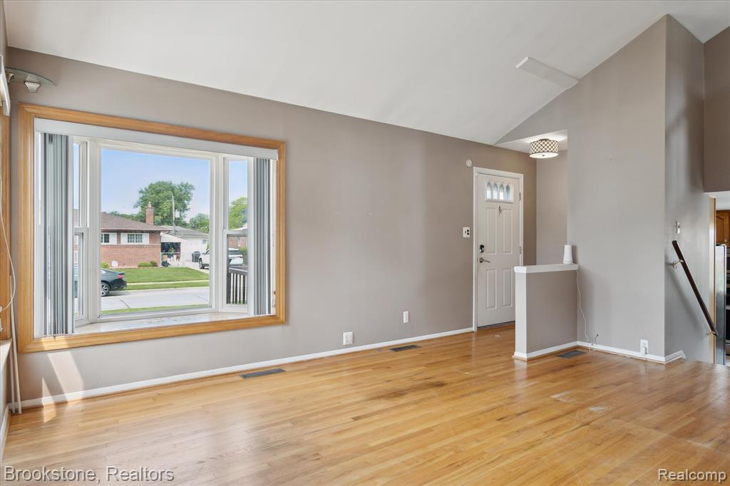 6510 CADILLAC Street, Garden City, MI — Photo 10
