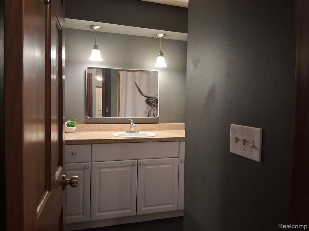 8510 S Pepper Ridge Drive S, Grand Blanc, MI 48439 — Photo 17