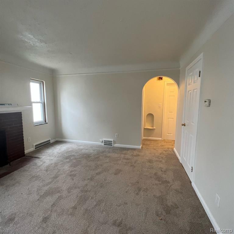 6592 ROBINSON Avenue, Allen Park, MI 48101 — Photo 4