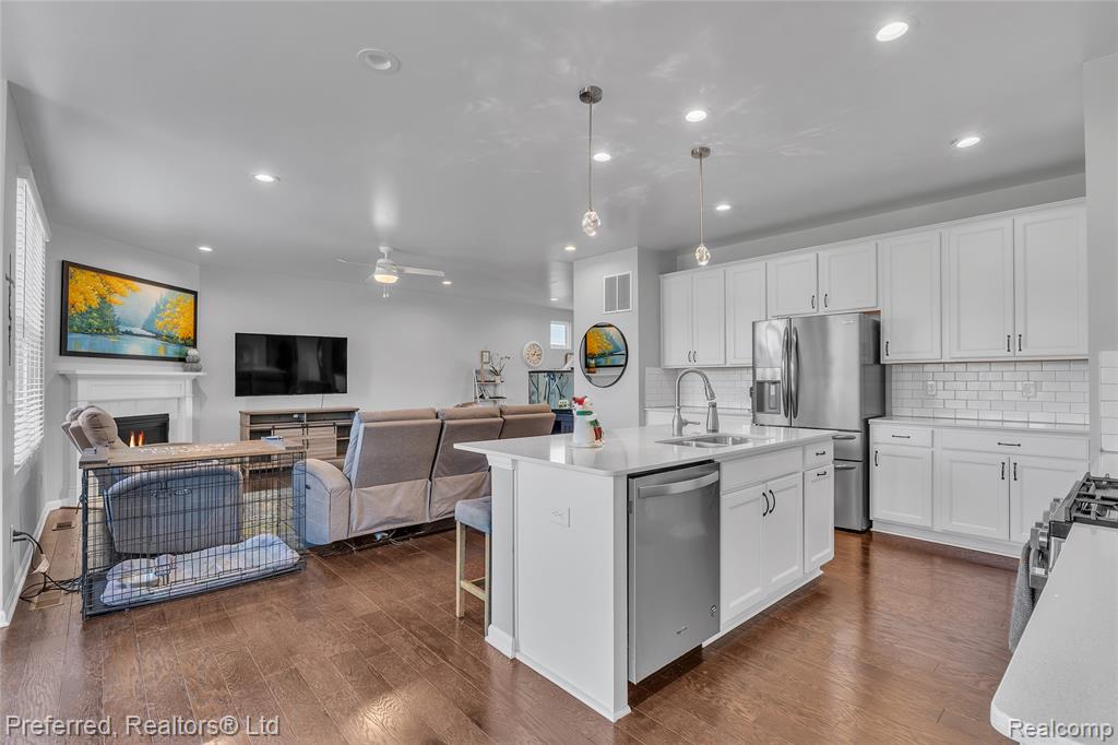 49720 Shoreline Drive, Canton, MI 48187 — Photo 26