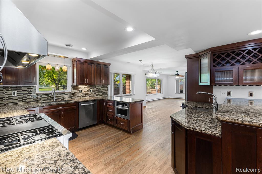 8359 Chicago Road, Warren, MI 48093 — Photo 12