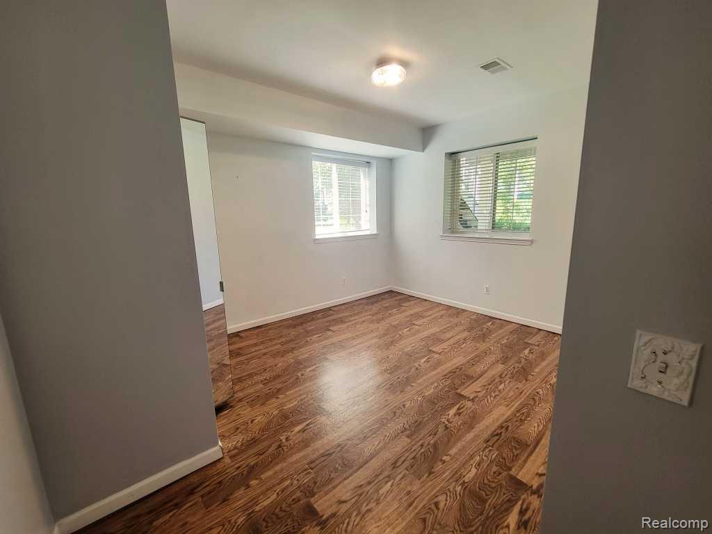 124 Champlain Boulevard, Howell, MI 48843 — Photo 38
